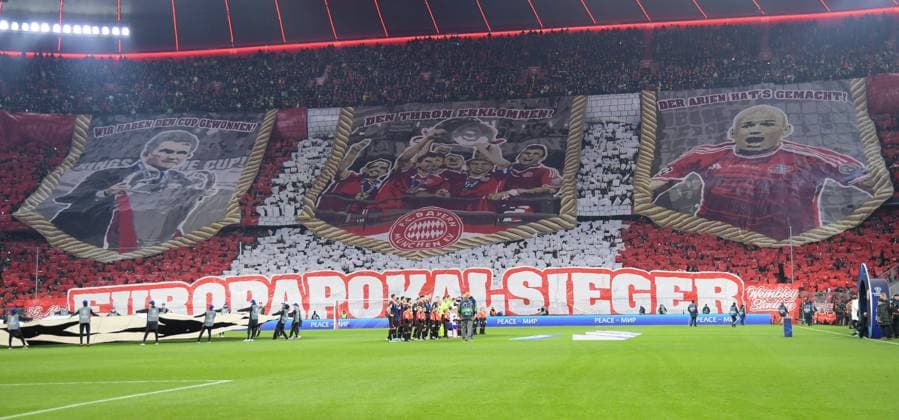 Sport Bilder des Tages 29.11.2023, xemx, Fussball UEFA Champions League, FC Bayern Muenchen - FC Kopenhagen emspor, v.l. Europapokalsieger Fans, Coreo, (DFL DFB REGULATIONS PROHIBIT ANY USE OF PHOTOGRAPHS as IMAGE SEQUENCES and or QUASI-VIDEO) Muenchen