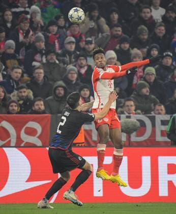 29.11.2023, xemx, Fussball UEFA Champions League, FC Bayern Muenchen - FC Kopenhagen emspor, v.l. Kingsley Coman (FC Bayern Muenchen), Kevin Diks (FC Kopenhagen) Zweikampf, Aktion, action, battle for the ball (DFL DFB REGULATIONS PROHIBIT ANY USE OF PHOTOGRAPHS as IMAGE SEQUENCES and or QUASI-VIDEO) Muenchen