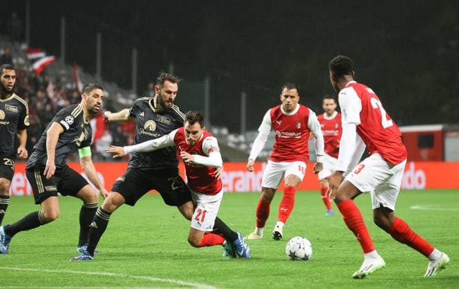 Sport Bilder des Tages Tousart (FC Union Berlin 29), Ricardo Hort (SC Braga 21), SC Braga vs. 1. FC Union Berlin, Fussball, Champions League, Gruppenphase, 5. Spieltag, Saison 2023-2024,29.11.2023 SC Braga vs. 1. FC Union Berlin, Fussball, Champions League, Gruppenphase, 5. Spieltag, Saison 2023-2024,29.11.2023 Braga Copyright: xEibner-Pressefoto JoergxNiebergax EP_JNL