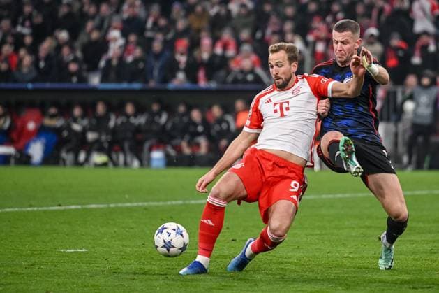 Sport Bilder des Tages 29.11.2023, Munich, Germany, Allianz Arena, Bayern Muenchen vs FC Kopenhagen - UEFA Champions League 2023 2024 - Group A, Harry Kane (FC Bayern Muenchen) und Denis Vavro (F.C. Copenhagen) im Zweikampf (Foto H. Langer) Munich Allianz Arena Germany