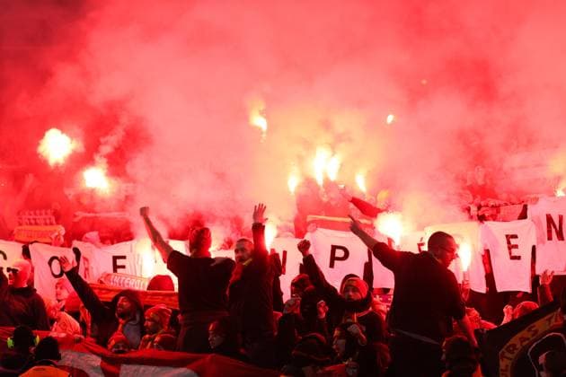 Arsenal v Lens 29 November 2023, London - Champion™s League Football, Group B - Arsenal v Lens - Lens fans with flares - Photo: Charlotte Wilson Offside. London UK Copyright: xCharlottexWilsonx xOffsidexOffside