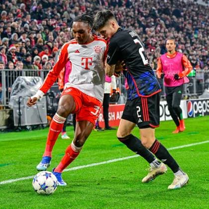 v.li.: Mathys TEL (FC Bayern München, FCB, 39) Kevin DIKS (FC Kopenhagen, 2) im Zweikampf, Duell, duel, tackle, Dynamik, Action, Aktion, 29.11.2023, München (Deutschland), Fussball, UEFA Champions League, Gruppenphase, FC Bayern München - FC Kopenhagen