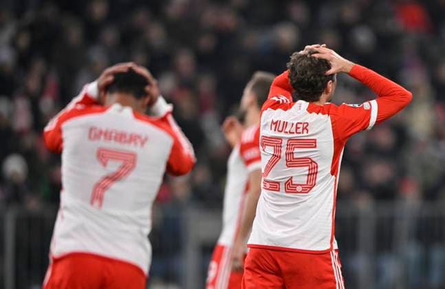 Serge Gnabry FC Bayern Muenchen FCB (07) Thomas Mueller FC Bayern Muenchen FCB (25) Enttaeuschung enttaeuscht nach vergebener Torchance Gestik Geste FC Bayern Muenchen FCB vs FC Kopenhagen Gruppenphase 5. Spieltag 29.11.2023 DFL REGULATIONS PROHIBIT ANY USE OF PHOTOGRAPHS AS IMAGE SEQUENCES AND OR QUASI-VIDEO FC Bayern Muenchen FCB vs FC Kopenhagen