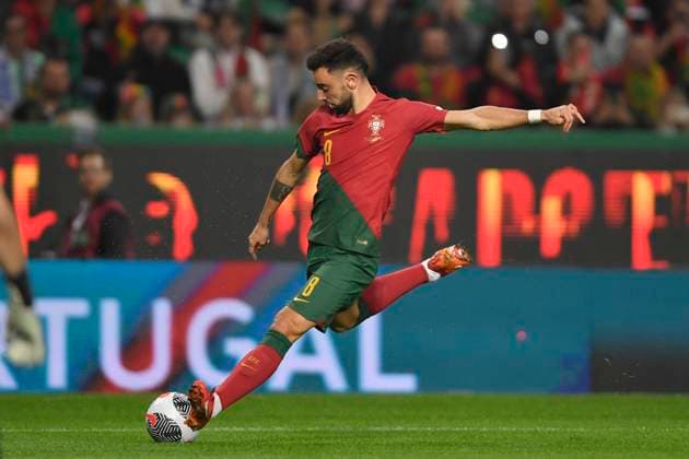 Portugal V Iceland: Group J - UEFA EURO, EM, Europameisterschaft,Fussball 2024 European Qualifiers Bruno Fernandes of Portugal is in action during the Group J - UEFA EURO 2024 European Qualifiers match between Portugal and Iceland at Estadio Jose Alvalade in Lisbon, Portugal, on November 19, 2023. Lisbon Portugal  Copyright: xAlexxNicodimx originalFilename:nicodim-portugal231119_npoVG.jpg