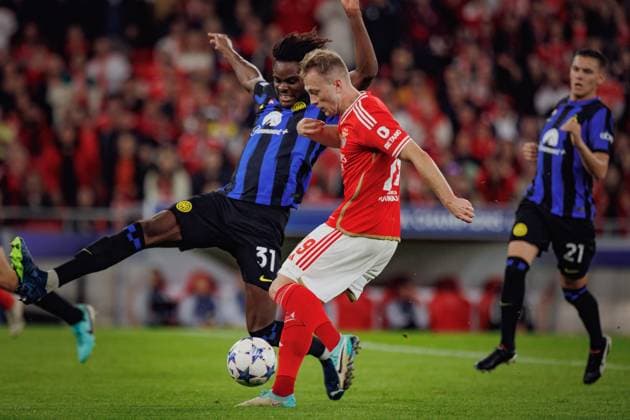 x during UEFA Champions League 23 24 game between SL Benfica and Inter Milan at Estadio Da Luz, Lisbon, Portugal. (Maciej Rogowski) Lisbon Estadio Da Luz Portugal Copyright: xMaciejxRogowskix slbinter-full-29-11=2023-32