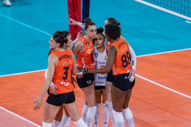 CEV Champions League Women volleyball match - Savino Del Bene Scandicci vs Eczacibasi Dynavit Istanbul Eczacibasi Dynavit Istanbul players celebrate a point during Savino Del Bene Scandicci vs Eczacibasi Dynavit Istanbul, CEV Champions League Women volleyball match in Florence, Italy, November 29 2023 Florence Italy  Copyright: xIPAxSport ABACAx