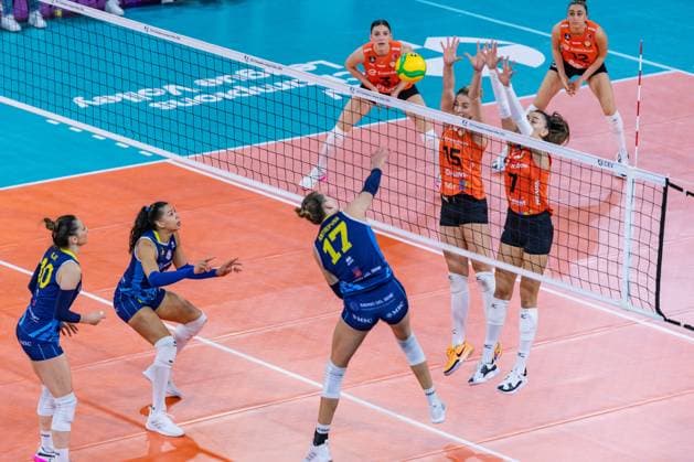 CEV Champions League Women volleyball match - Savino Del Bene Scandicci vs Eczacibasi Dynavit Istanbul Attack of Ekaterina Antropova (Savino Del Bene Scandicci) during Savino Del Bene Scandicci vs Eczacibasi Dynavit Istanbul, CEV Champions League Women volleyball match in Florence, Italy, November 29 2023 Florence Italy  Copyright: xIPAxSport ABACAx