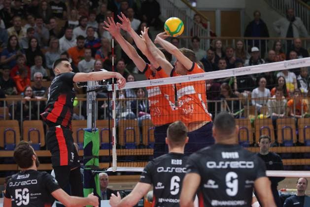 (231130) -- LJUBLJANA, Nov. 30, 2023 -- Klemen Cebulj (L, top) of Asseco Resovia Rzeszow competes during the 4th round pool B match of CEV Champions League Volley 2024 between ACH Volley Ljubljana and Asseco Resovia Rzeszow in Ljubljana, Slovenia, Nov. 29, 2023. (Photo by Xinhua) (SP)SLOVENIA-LJUBLJANA-CEV CHAMPIONS LEAGUE VOLLEY 2024 ZeljkoxStevanic 