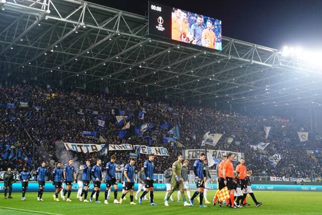 Fußball, EL, Atalanta Bergamo - Sporting Lissabon Foto Spada LaPresse 30 Novembre 2023 - Bergamo , Italia - calcio - Atalanta vs Sporting Lisbona - Europa League 2023 2024 - Stadio Gewis Nella foto: ingresso in campo squadre , schieramento 30 November , 2023 Bergamo , Italy - sport, calcio - Atalanta vs Sporting Lisboa , Europa League 2023 2024 - Gewis Stadium - In the pic : teams enter on the pitch , start eleven  Copyright: xSpada LaPressex