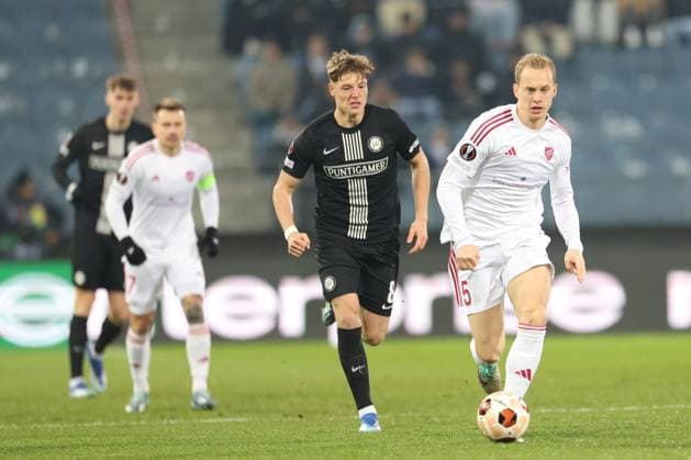 SOCCER - UEFA EL, Sturm vs Czestochowa GRAZ,AUSTRIA,30.NOV.23 - SOCCER - UEFA Europa League, group stage, SK Sturm Graz vs Rakow Czestochowa. Image shows Alexander Prass (Sturm) and Gustav Berggren (Czestochowa).  GEPAxpictures xChrisxBauer