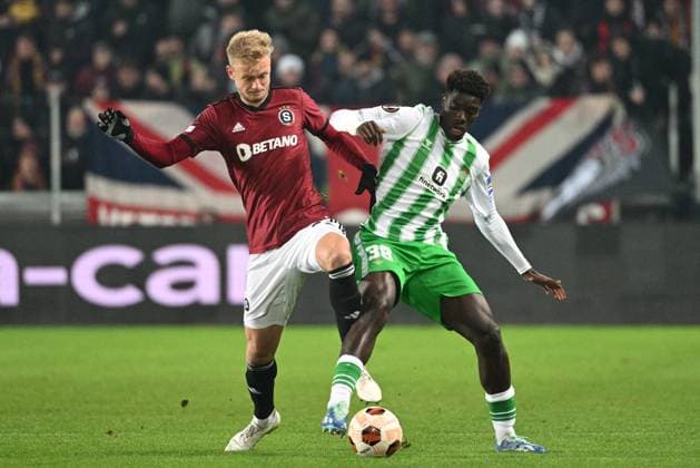 L-R Jaroslav Zeleny (Sparta) and Assane Diao (Betis) in action during the UEFA Europa League, 5th round, Group C, match AC Sparta Praha vs Real Betis (Sevilla), in Prague, Czech Republic, on November 30, 2023. (CTKxPhoto MichalxKamaryt) CTKPhotoP2023113008100  CTKPhotoP2023113008100