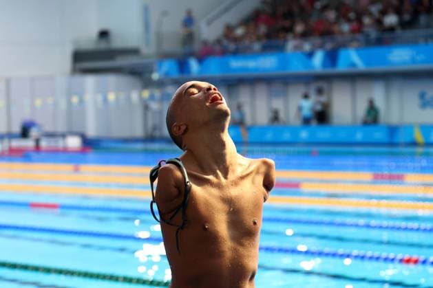 Bilder des Jahres 2023, Sport 11 November Sport Themen der Woche KW48 SANTIAGO, CHILE NOV 19: Samuel Da Silva de Brasil compite en la final de los 50m espalda S5 durante los Juegos Parapanamericanos STGO 2023 en el Centro Acuatico del Parque Estadio Nacional el 19 de noviembre en Santiago, Chile. Samuel Da Silva of Brazil competes in 50m Backstroke S5 final during STGO 2023 Parapan American Games at the Parque Estadio Nacional Aquatic Center on November 19 in Santiago, Chile. (Foto de Marcelo Hernandez Parapanamericanos 2023 via Photosport). Mejores fotos de los juegos Parapanamericanos STGO 2023 Best pictures of Parapan American Games STGO 2023