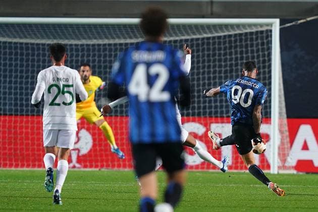 Fußball, EL, Atalanta Bergamo - Sporting Lissabon Foto Spada LaPresse 30 Novembre 2023 - Bergamo , Italia - calcio - Atalanta vs Sporting Lisbona - Europa League 2023 2024 - Stadio Gewis Nella foto: Gianluca scamacca i (Atalanta BC); gol 1-0 30 November , 2023 Bergamo , Italy - sport, calcio - Atalanta vs Sporting Lisboa , Europa League 2023 2024 - Gewis Stadium - In the pic : Gianluca scamacca i (Atalanta BC); goal 1-0  Copyright: xSpada LaPressex