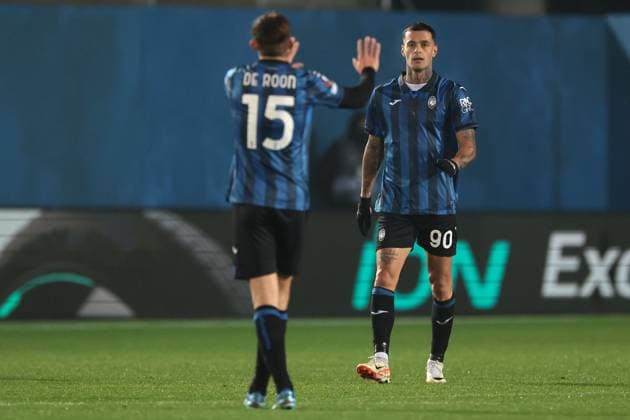 Fußball, EL, Atalanta Bergamo - Sporting Lissabon Bergamo, Italy, 30th November 2023. Gianluca Scamacca of Atalanta reacts after scoring to give the side a 1-0 lead during the UEFA Europa League match at Gewiss Stadium, Bergamo. Picture credit should read: Jonathan Moscrop Sportimage EDITORIAL USE ONLY. No use with unauthorised audio, video, data, fixture lists, club league logos or live services. Online in-match use limited to 120 images, no video emulation. No use in betting, games or single club league player publications. SPI-2756-0003