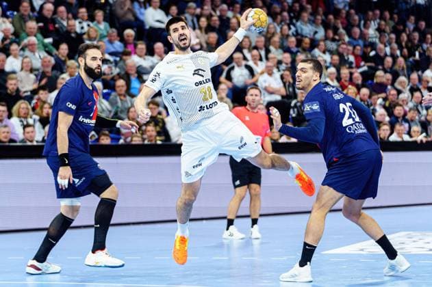 Wurf Tor Eduardo Gurbindo Martinez (THW Kiel, 28) GER, THW Kiel vs. Paris St. Germain Handball, Handball, Champions League, Spieltag 9, Saison 2023 2024, 30.11.2023 GER, THW Kiel vs. Paris St. Germain Handball, Handball, Champions League, Spieltag 9, Saison 2023 2024, 30.11.2023 Kiel Copyright: xEibnerxPressefoto MarcelxvonxFehrnx EP_MFN
