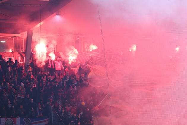 SOCCER - UEFA EL, Sturm vs Czestochowa GRAZ,AUSTRIA,30.NOV.23 - SOCCER - UEFA Europa League, group stage, SK Sturm Graz vs Rakow Czestochowa. Image shows fans (Czestochowa) with pyrotechnic.  GEPAxpictures xChrisxBauer