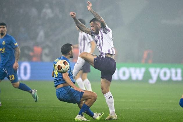 Union s Charles Vanhoutte and Toulouse s Aron Donnum fight for the ball during a soccer game French Toulouse FC and between Belgian Royale Union Saint Gilloise, on day 5 of the group phase of the UEFA Europa League competition, in group E, on Thursday 30 November 2023 in Toulouse, France. LAURIExDIEFFEMBACQ  x81194269x