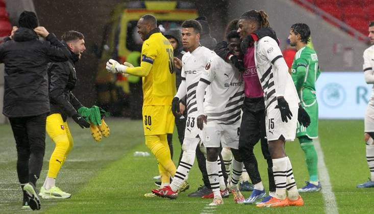 Gauthier Gallon,Steve Mandanda,Desire Doue,Mahamadou Nagida,Christopher Wooh FC Stade Rennais celebrate victory after match FOOTBALL : Maccabi Haifa Vs Stade Rennais - Ligue Europa - 30 11 2023 AleksandarDjorovic Panoramic 