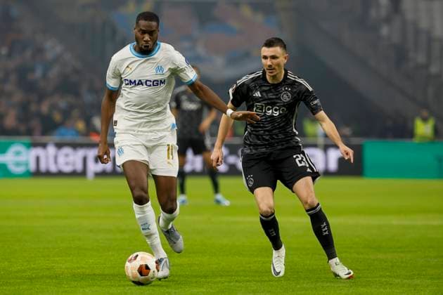 Fußball, EL, Olympique Marseille - Ajax Amsterdam Football Europa League Olympique de Marseille OM - Ajax Amsterdam PHOTOPQR LA PROVENCE SPEICH Frederic ; Marseille ; 30 11 2023 ; Football : UEFA Europa League Groupe B Journee 5 Match Olympique de Marseille ( OM ) - Ajax Amsterdam au Stade Velodrome GEOFFREY KONDOGBIA OM Marseille BdR France  Copyright: xPHOTOPQR LAxPROVENCE MAXPPPxSPEICHxFredericx 20231130PVL2701 20231130PVL2701