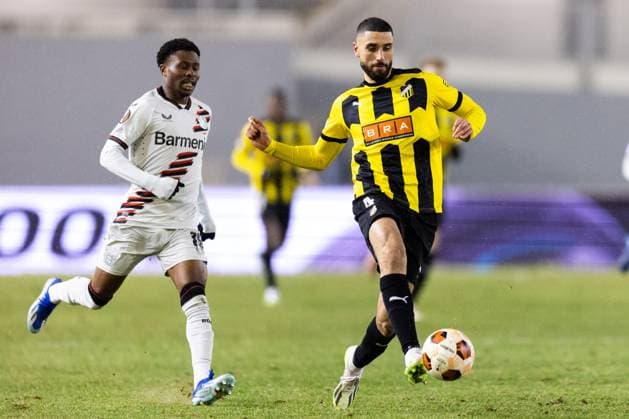 231130 Nathan Tella of Bayer Leverkusen and Aiham Ousou of BK Häcken during the UEFA Europa League football match between BK Häcken and Bayer Leverkusen on November 30, 2023 in Gothenburg. Photo: Michael Erichsen BILDBYRAN COP 89 MI0578 fotboll football soccer fotball uefa europa league bk häcken bayer leverkusen bbeng Copyright: MICHAELxERICHSEN BB231130MI055