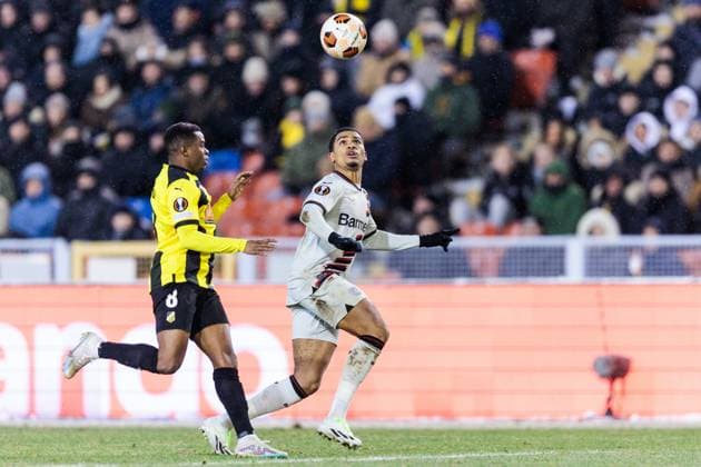Fußball, EL, BK Häcken - Bayer 04 Leverkusen 231130 Abdulrazaq Ishaq of BK Häcken and Amine Adli of Bayer Leverkusen during the UEFA Europa League football match between BK Häcken and Bayer Leverkusen on November 30, 2023 in Gothenburg. Photo: Michael Erichsen BILDBYRAN COP 89 MI0578 fotboll football soccer fotball uefa europa league bk häcken bayer leverkusen bbeng Copyright: MICHAELxERICHSEN BB231130MI060