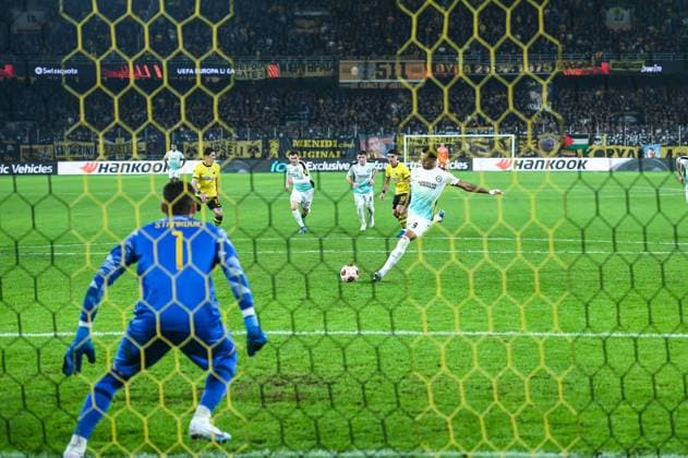 9 Joao Pedro of Brighton & Hove Albion scoring a goal during the UEFA Europa League, Group B match between AEK FC and Brighton & Hove Albion at Opap Arena on November 30, 2023, in Athens, Greece.  Copyright: xStefanosxKyriazis IPAxSportx xipx xx IPA_41967357 IPA_Agency_IPA41967357