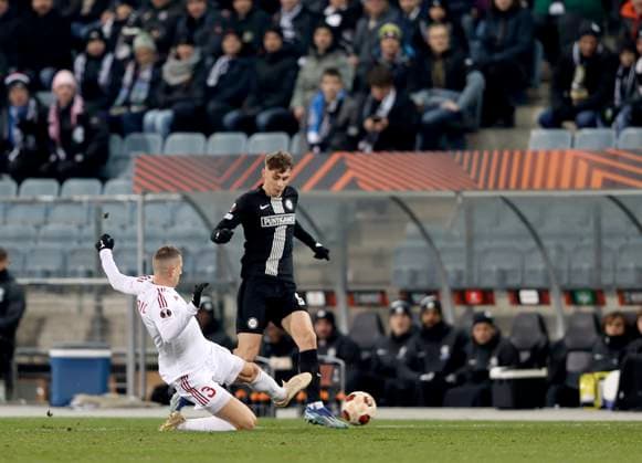 SOCCER - UEFA EL, Sturm vs Czestochowa GRAZ,AUSTRIA,30.NOV.23 - SOCCER - UEFA Europa League, group stage, SK Sturm Graz vs Rakow Czestochowa. Image shows Milan Rundic (Czestochowa) and Szymon Wlodarczyk (Sturm).  GEPAxpictures xHansxOberlaender