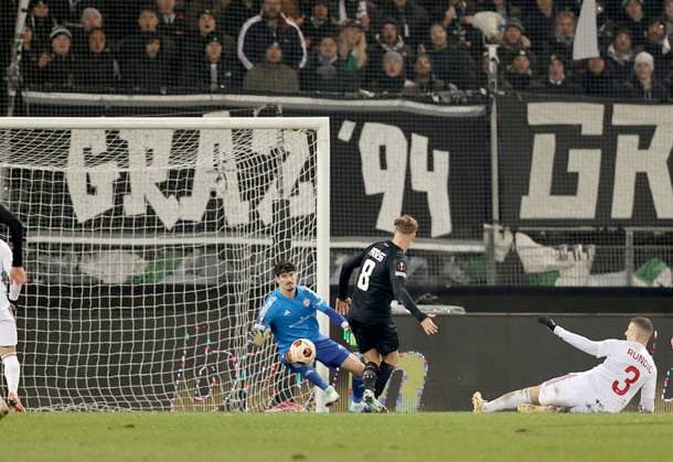 SOCCER - UEFA EL, Sturm vs Czestochowa GRAZ,AUSTRIA,30.NOV.23 - SOCCER - UEFA Europa League, group stage, SK Sturm Graz vs Rakow Czestochowa. Image shows Vladan Kovacevic (Czestochowa) and Alexander Prass (Sturm).  GEPAxpictures xHansxOberlaender