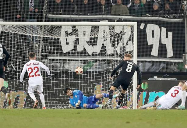 SOCCER - UEFA EL, Sturm vs Czestochowa GRAZ,AUSTRIA,30.NOV.23 - SOCCER - UEFA Europa League, group stage, SK Sturm Graz vs Rakow Czestochowa. Image shows Vladan Kovacevic (Czestochowa) and Alexander Prass (Sturm).  GEPAxpictures xHansxOberlaender