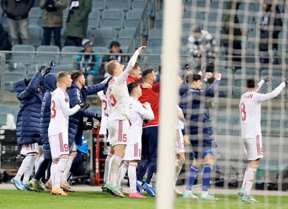 SOCCER - UEFA EL, Sturm vs Czestochowa GRAZ,AUSTRIA,30.NOV.23 - SOCCER - UEFA Europa League, group stage, SK Sturm Graz vs Rakow Czestochowa. Image shows the rejoicing of Czestochowa .  GEPAxpictures xHansxOberlaender