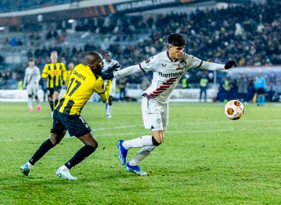 Leverkusen s Piero Hincapie and Häcken s Edward Chilufya during Thursday s football match in the Europa League (group H) between BK Häcken and Bayer Leverkusen from Germany at Gamla Ullevi, Gothenburg on November 30, 2023. GÖTEBORG SVERIGE x9200x