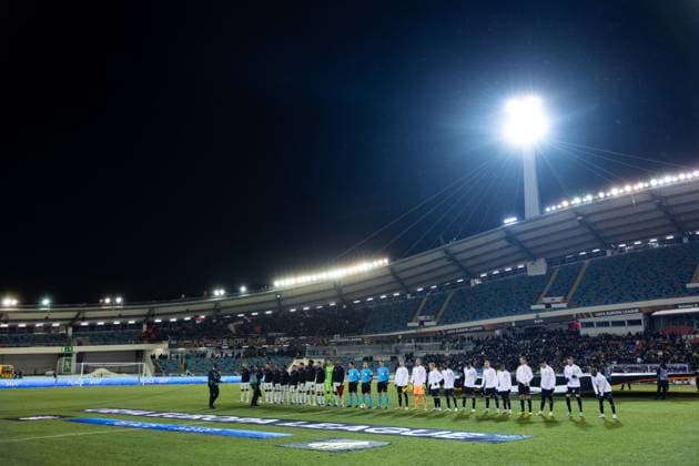 231130 Players of of Bayer Leverkusen and of BK Häcken during line up ahead of the UEFA Europa League football match between BK Häcken and Bayer Leverkusen on November 30, 2023 in Gothenburg. Photo: Michael Erichsen BILDBYRAN COP 89 MI0578 bayer leverkusen bbeng bk häcken football fotball fotboll soccer uefa europa league Copyright: MICHAELxERICHSEN BB231130MI099