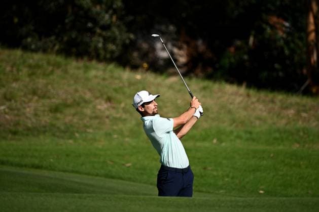 GOLF AUSTRALIAN OPEN, Joaquin Niemann of Chile plays a shot from the 13th fairway during Round 2 of the Australian Open 2023 at the Australian Golf Club in Sydney, Friday, December 1, 2023. ( NO ARCHIVING, EDITORIAL USE ONLY, NO USE IN BOOKS WITHOUT CONSENT SYDNEY NEW SOUTH WALES AUSTRALIA  Copyright: xDANxHIMBRECHTSx 20231201001872154042