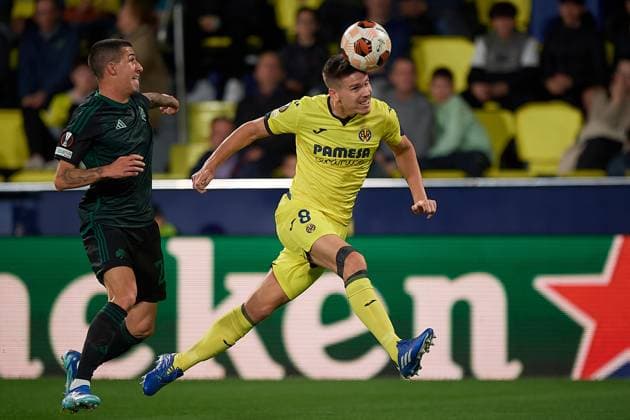 (231201) -- VILA-REAL, Dec. 1, 2023 -- Villarreal s Juan Foyth (R) heads the ball during the UEFA Europa League group F match between Villarreal CF and Panathinaikos FC in Vila-Real, Spain, Nov. 30, 2023. (Photo by Xinhua) (SP)SPAIN-VILA-REAL-UEFA EUROPA LEAGUE-VILLARREAL CF VS PANATHINAIKOS FC PabloxMorano 