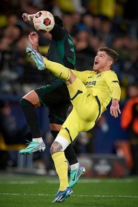 (231201) -- VILA-REAL, Dec. 1, 2023 -- Villarreal s Alberto Moreno (R) vies with Panathinaikos Sebastian Palacios during the UEFA Europa League group F match between Villarreal CF and Panathinaikos FC in Vila-Real, Spain, Nov. 30, 2023. (Photo by Xinhua) (SP)SPAIN-VILA-REAL-UEFA EUROPA LEAGUE-VILLARREAL CF VS PANATHINAIKOS FC PabloxMorano 
