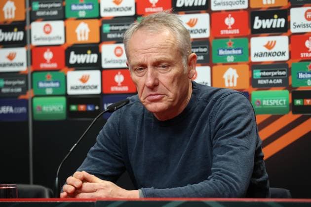 Freiburg, Deutschland 30. November 2023: Europa League - 2023 2024 - SC Freiburg vs. Olympiakos Piräus Im Bild: Trainer Christian Streich (SC Freiburg) bei der Pressekonferenz, PK Europa-Park Stadion Baden Württemberg Copyright: xFotostandx xHettichx
