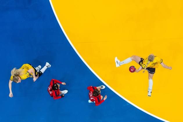 Handball, Frauen WM, Schweden - China 231201 Nina Dano and Nina Koppang of Sweden during the IHF Women?s World Championship, WM, Weltmeisterschaft handball match between Sweden and China on December 1, 2023 in Gothenburg. Photo: Mathias Bergeld BILDBYRAN kod MB MB0790 handball handboll handball bbeng vm handball-vm handbolls-vm ihf handball world championship world handball championship 2023 world championship 2023 sverige sweden china 3 dam women kvinner kina Copyright: MATHIASxBERGELD BB231201MB190