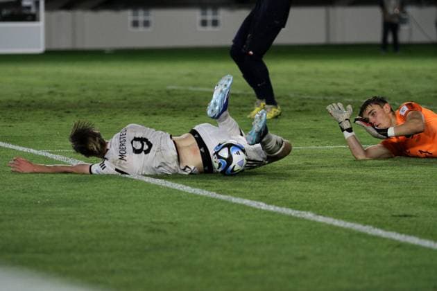 December 2, 2023, Surakarta, Central Java, Indonesia: MAX MOERSTEDT of Germany (L) vies with PAUL ARGNEY of France during FIFA U-17 World Cup Final match between Germany and France at Manahan Stadium. Surakarta Indonesia - ZUMAb228 0370475077st Copyright: xAnggaxBudhiyantox