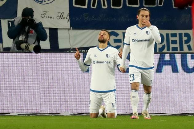 02.12.2023, xgox, Fussball 2.Bundesliga, 1.FC Magdeburg - 1.FC Kaiserslautern emspor, v.l. Torjubel nach dem Tor zum celebrating the goal celebrate 1:0 durch Luc Castaignos (1.FC Magdeburg) (DFL DFB REGULATIONS PROHIBIT ANY USE OF PHOTOGRAPHS as IMAGE SEQUENCES and or QUASI-VIDEO) Magdeburg