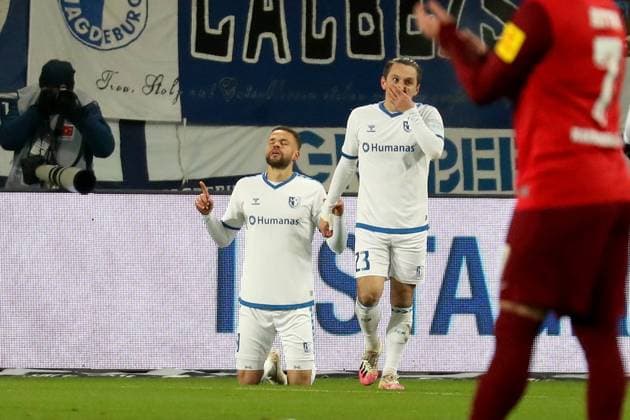 02.12.2023, xgox, Fussball 2.Bundesliga, 1.FC Magdeburg - 1.FC Kaiserslautern emspor, v.l. Torjubel nach dem Tor zum celebrating the goal celebrate 1:0 durch Luc Castaignos (1.FC Magdeburg) (DFL DFB REGULATIONS PROHIBIT ANY USE OF PHOTOGRAPHS as IMAGE SEQUENCES and or QUASI-VIDEO) Magdeburg