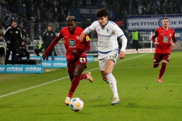 02.12.2023, xgox, Fussball 2.Bundesliga, 1.FC Magdeburg - 1.FC Kaiserslautern emspor, v.l. Richmond Tachie (1. FC Kaiserslautern) Daniel Elfadli (1.FC Magdeburg) Zweikampf, Aktion, action, battle for the ball (DFL DFB REGULATIONS PROHIBIT ANY USE OF PHOTOGRAPHS as IMAGE SEQUENCES and or QUASI-VIDEO) Magdeburg