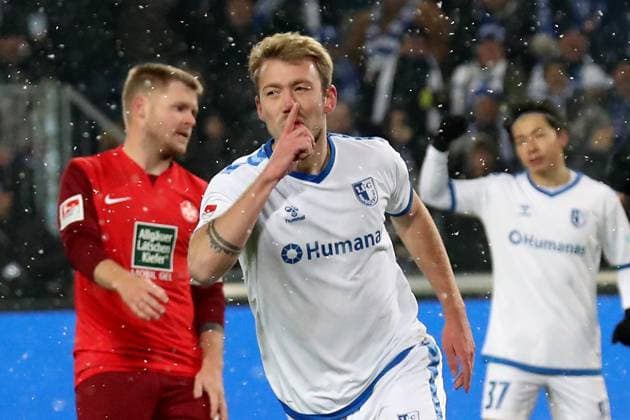 02.12.2023, xgox, Fussball 2.Bundesliga, 1.FC Magdeburg - 1.FC Kaiserslautern emspor, v.l. Torjubel nach dem Tor zum celebrating the goal celebrate 3:1 durch Connor Krempicki (1.FC Magdeburg) (DFL DFB REGULATIONS PROHIBIT ANY USE OF PHOTOGRAPHS as IMAGE SEQUENCES and or QUASI-VIDEO) Magdeburg