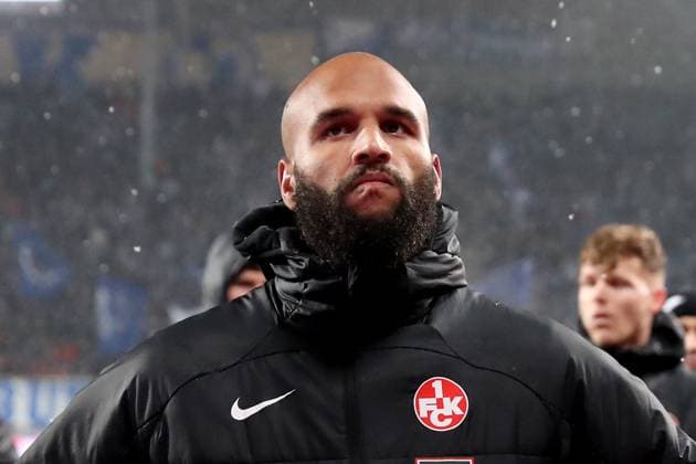 02.12.2023, xgox, Fussball 2.Bundesliga, 1.FC Magdeburg - 1.FC Kaiserslautern emspor, v.l. Spieler von Kaiserslautern Enttäuscht enttaeuscht traurig frustriert nach dem Spiel Terrence Boyd (1. FC Kaiserslautern) (DFL DFB REGULATIONS PROHIBIT ANY USE OF PHOTOGRAPHS as IMAGE SEQUENCES and or QUASI-VIDEO) Magdeburg