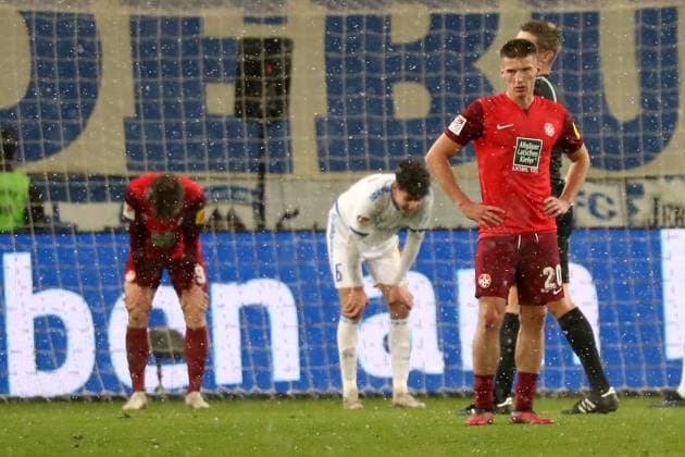 02.12.2023, xgox, Fussball 2.Bundesliga, 1.FC Magdeburg - 1.FC Kaiserslautern emspor, v.l. Spieler von Kaiserslautern Enttäuscht enttaeuscht traurig frustriert nach dem Spiel Tobias Reschl (1. FC Kaiserslautern) (DFL DFB REGULATIONS PROHIBIT ANY USE OF PHOTOGRAPHS as IMAGE SEQUENCES and or QUASI-VIDEO) Magdeburg