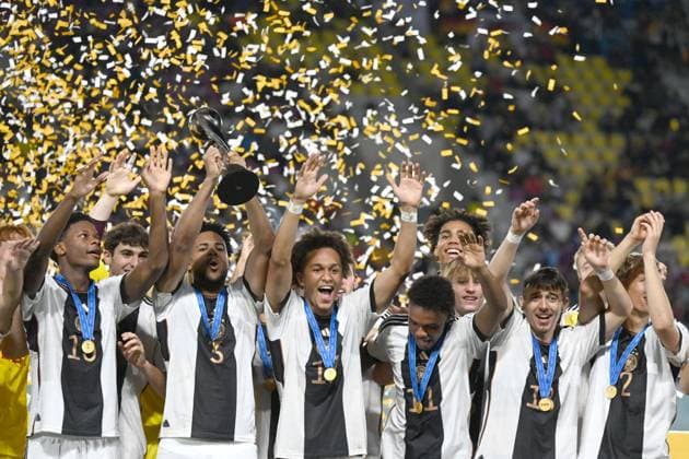 Bilder des Jahres 2023, Sport 12 Dezember Sport Themen der Woche KW48 (231203) -- SURAKARTA, Dec. 3, 2023 -- Players of Germany celebrate during the awarding ceremony after winning the final match between Germany and France at the FIFA World Cup, WM, Weltmeisterschaft, Fussball U17, U 17 in Surakarta, Central Java, Indonesia, Dec. 2, 2023. ) (SP)INDONESIA-SURAKARTA-FIFA-WORLD CUP-U17-FINAL-GER VS FRA AgungxKuncahyaxB. 