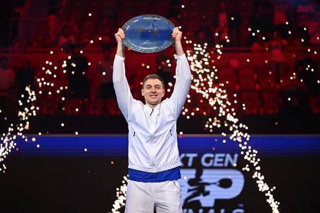 Medjedovic Wins Next Gen ATP, Tennis Herren Finals - Jeddah Hamad Medjedovic (SER) during the final at the 2023 Next Gen ATP Finals in Jeddah, SAUDI ARABIA, on December 2, 2023. Photo by Corinne Dubreuil ABACAPRESS.COM Jeddah Saudi Arabia  Copyright: xDubreuilxCorinne ABACAx