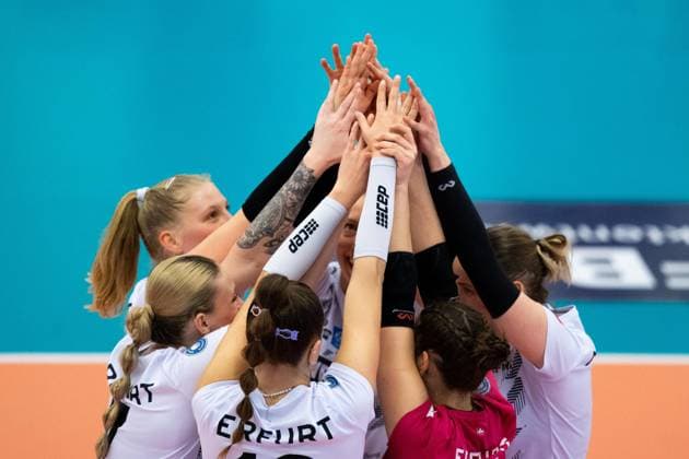 2. Bundesliga Frauen Pro: Schwarz-Weiss Erfurt vs. Skurios Volleys Borken; Erfurt; 02.12.2023 Jubel (Schwarz-Weiss Erfurt) 2. Bundesliga Frauen Pro: Schwarz-Weiss Erfurt vs. Skurios Volleys Borken; Riethsporthalle Erfurt; 02.12.2023 Copyright: xBEAUTIFULxSPORTS Duehringx