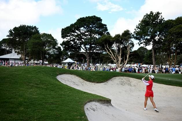 GOLF AUSTRALIAN OPEN, Minjee Lee of Australia plays out of the bunker on the 18th fairway during Round 4 of the Women?s Australian Open 2023 at the Australian Golf Club in Sydney, Sunday, December 3, 2023. ( NO ARCHIVING, EDITORIAL USE ONLY, NO USE IN BOOKS WITHOUT CONSENT SYDNEY NEW SOUTH WALES AUSTRALIA  Copyright: xDANxHIMBRECHTSx 20231203001872998950