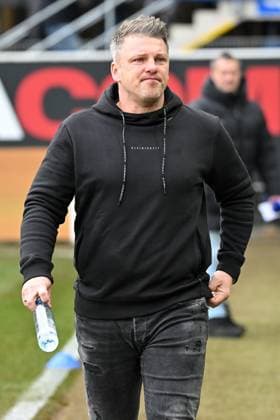 Paderborn, Home Deluxe Arena, 03.12.23, GER, Herren, 2.Bundesliga, Saison 2023-2024, SC Paderborn 07 - Hannover 96 Bild: Trainer Lukas KWASNIOK (Paderborn) Only for editorial use! DFL regulations prohibit any use of photographs as image sequences and or quasi-video. NRW Deutschland
