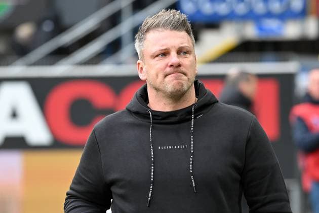 Paderborn, Home Deluxe Arena, 03.12.23, GER, Herren, 2.Bundesliga, Saison 2023-2024, SC Paderborn 07 - Hannover 96 Bild: Trainer Lukas KWASNIOK (Paderborn) Only for editorial use! DFL regulations prohibit any use of photographs as image sequences and or quasi-video. NRW Deutschland